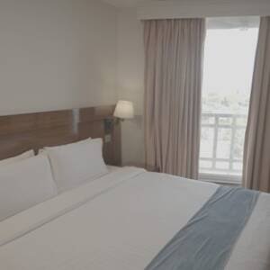 Double Bed Diplomat Suites